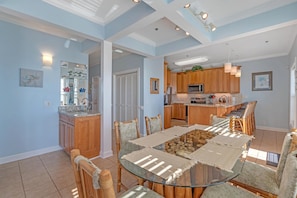 Dining - CottageVacations4u "Lighthouse" -elevator-pool club-dog friendly-incredible views (Ocean Isle Beach)