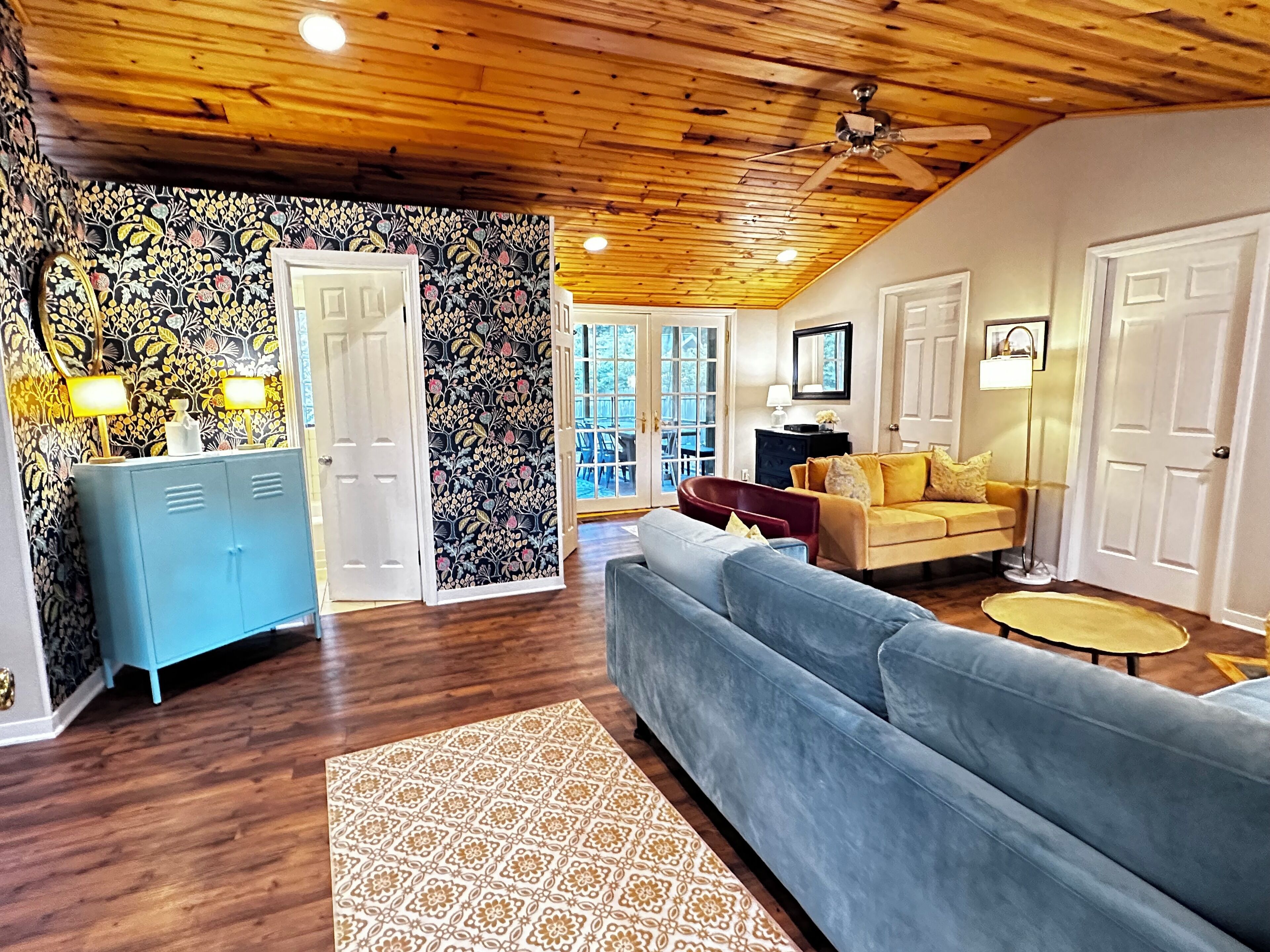 Union Pier House w/HOT TUB! 3bed/2bth w/Enclosed Yard/Decks/Large Screen Porch