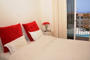 2 chambres, fer et planche à repasser, accès au Wi-Fi (inclus)