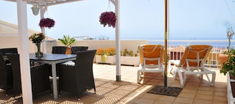 apartment with large roof terrace and panoramic sea view
