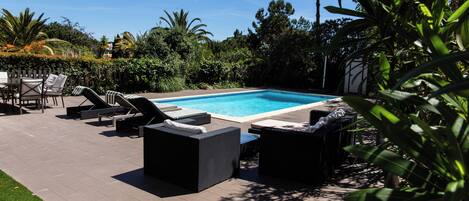 حمّام سباحة خارجي