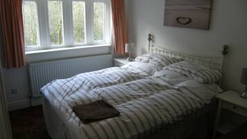 2 Schlafzimmer, Bügeleisen/Bügelbrett, WLAN, Bettwäsche