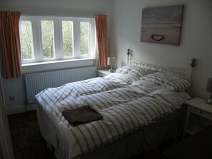 2 Schlafzimmer, Bügeleisen/Bügelbrett, WLAN, Bettwäsche