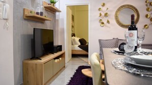 Leilighet – deluxe (Kosmima) | Spiseområde på rommet