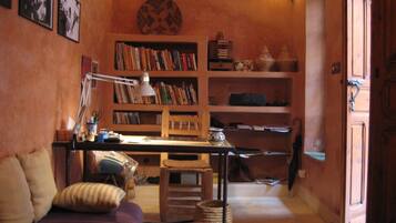 Cheminée, livres, médiathÚque