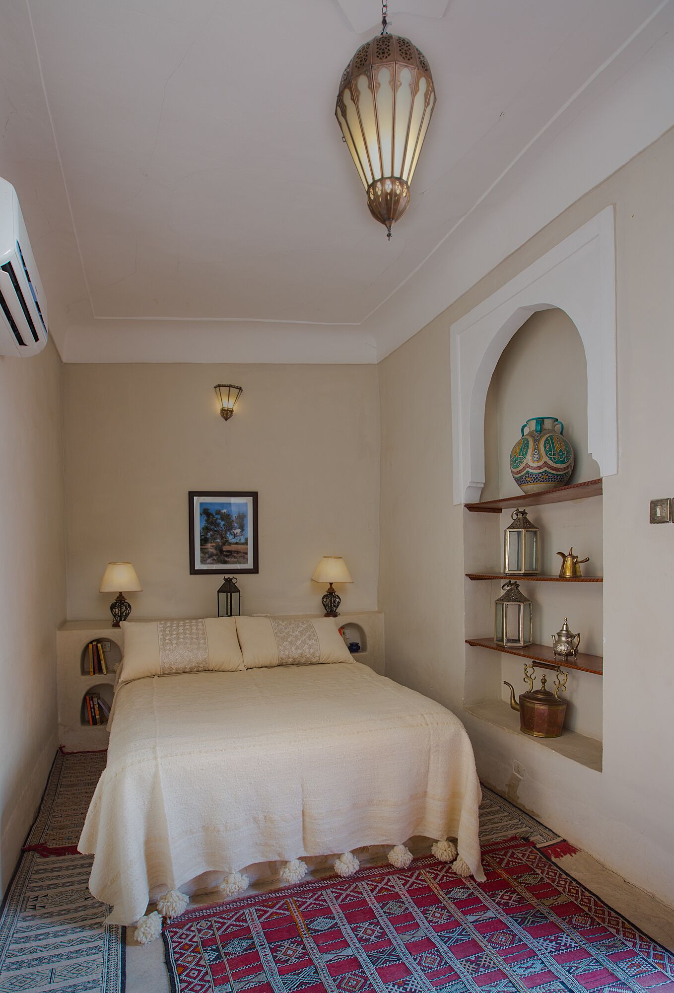 4 makuuhuonetta, työpöytä, vauvan matkasänky, ilmainen Wi-Fi