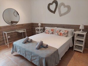 3 bedrooms, iron/ironing board, travel crib, free WiFi