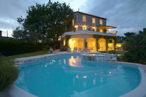 Stone-built, recently renovated Mas,  with private pool