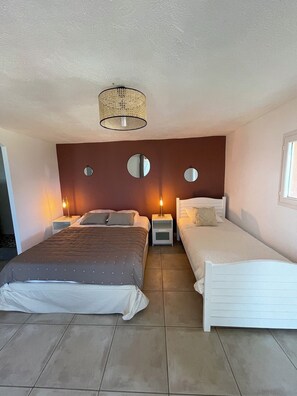 4 chambres, fer et planche à repasser, Wi-Fi, draps fournis