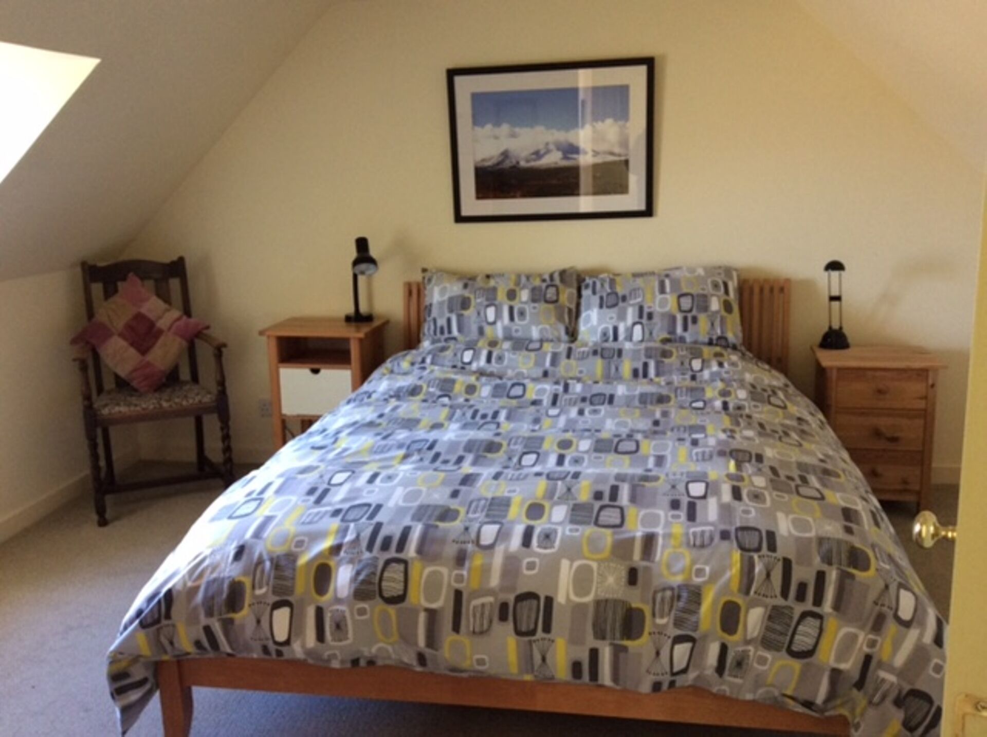 3 室のベッドルーム、アイロン / アイロン台、WiFi (無料)、ベッドシーツ