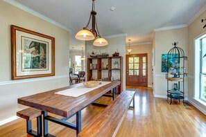 Dining - Pool w/ Waterfall, Deep Water Dock, 3rd Row Home (Isle of Palms)