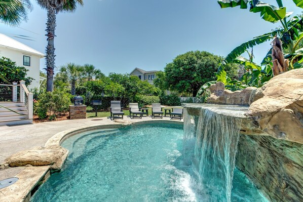 Outdoor pool, a heated pool