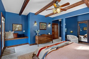 7 bedrooms, desk, iron/ironing board, travel cot - Luxury Waterfront Retreat • Treehouse, Hot Tub & Fireplace (Minerva)
