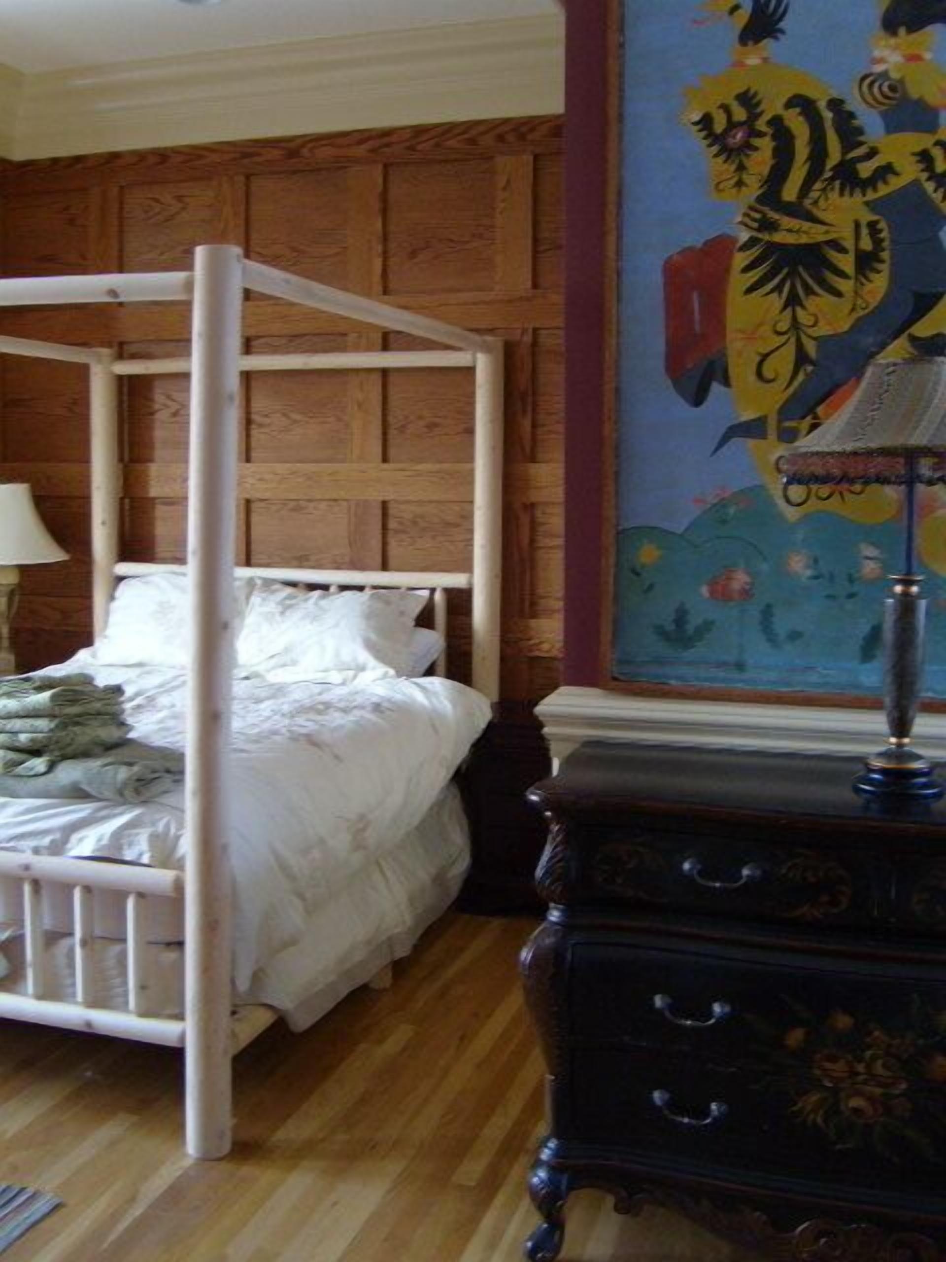 Luxurious, Dramatically Designed w/Game Room, 2 Living Rooms, Decks, West Dover