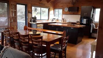 Réfrigérateur, micro-ondes, four, lave-vaisselle