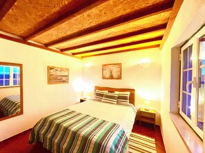 2 dormitorios, tabla de planchar con plancha, wifi gratis y ropa de cama