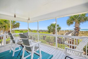 Property grounds - Isle Of Palms, Luxury Oceanfront Home with Hot Tub (NORTH MYRTLE BEACH)