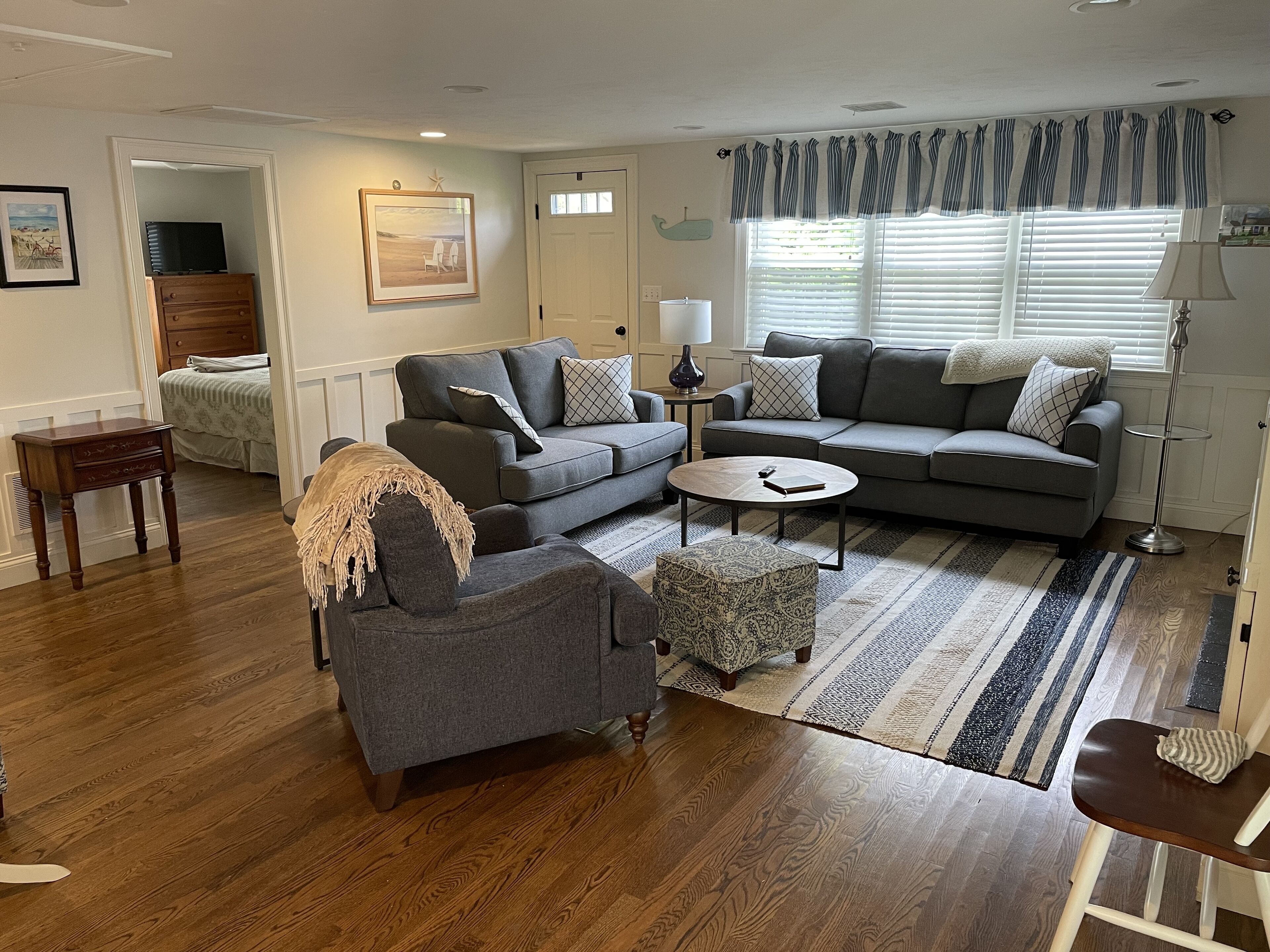 Updated clean home near best beaches, restaurants, & fun! Perfect location!