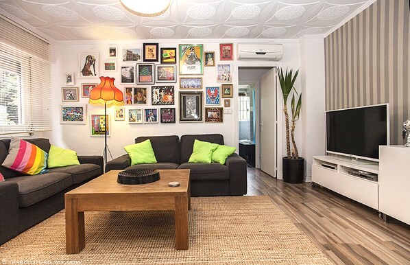 Smart TV, video games, DVD player, books