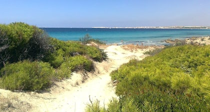Beachfront villa a few kilometers from Gallipoli and every tourist attraction.
