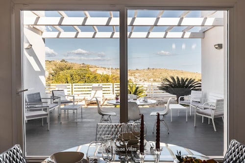 IN AVOLA, ZWISCHEN NOTO UND SIRACUSA, NEUE VILLA MIT PRIVATEM POOL