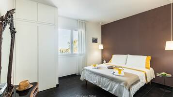 3 camere, una scrivania, ferro/asse da stiro, Wi-Fi gratuito