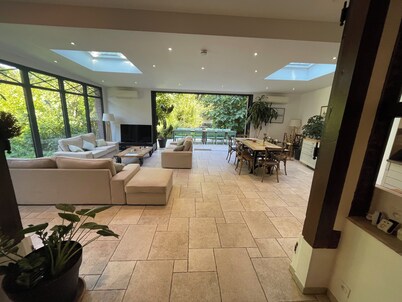 200 M2 Dreamhouse for 10 with private pool and garden in beautiful park