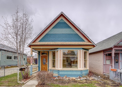 Colorado Princess-Updated Victorian-At Leadville 100 starting line!