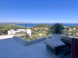 المنطقة المحيطة بالمنشأة