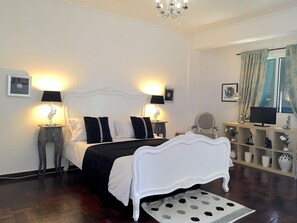 3 chambres, fer et planche à repasser, Wi-Fi gratuit, draps fournis