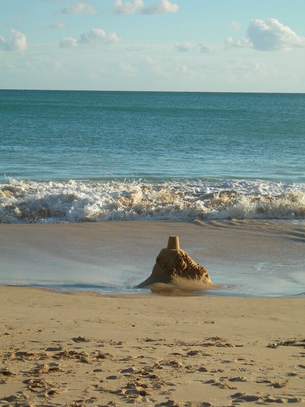 In Strandnähe, Liegestühle, Strandtücher