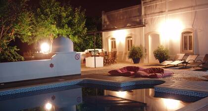 House on the hillside, sea view, private pool, large enclosed landscaped garden