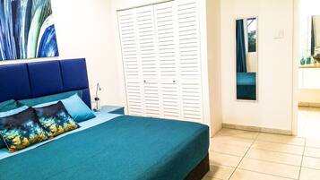 3 habitaciones, escritorio, tabla de planchar con plancha y wifi gratis
