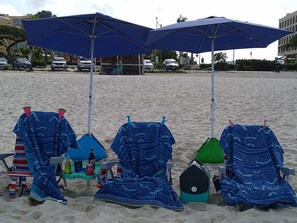 Sun loungers, beach towels - Turquoise Villa 3 bedrooms/2 bathrooms 5 minutes drive to Eagle Beach (Oranjestad)