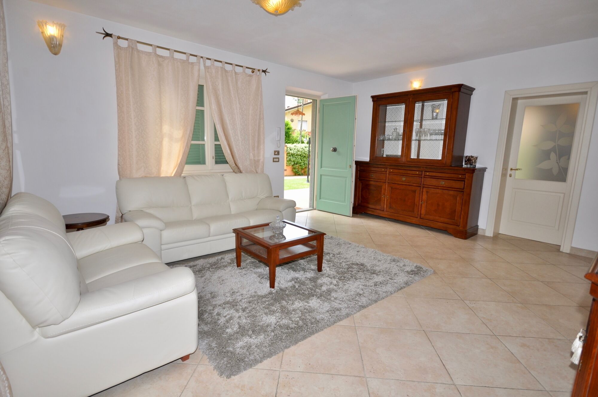 Villa in Forte dei Marmi with hot tub in the garden, gym, sauna, wifi