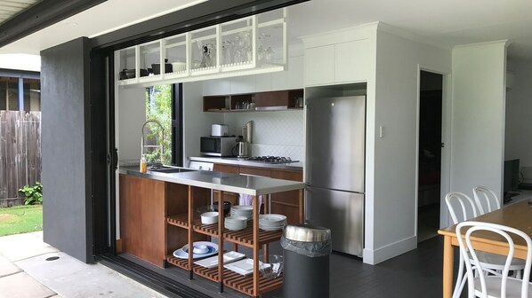 Fridge, microwave, oven, stovetop - Compact single level home with pool and huge fenced yard  (South Mackay)