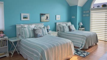 3 camere, una scrivania, ferro/asse da stiro, culla da viaggio