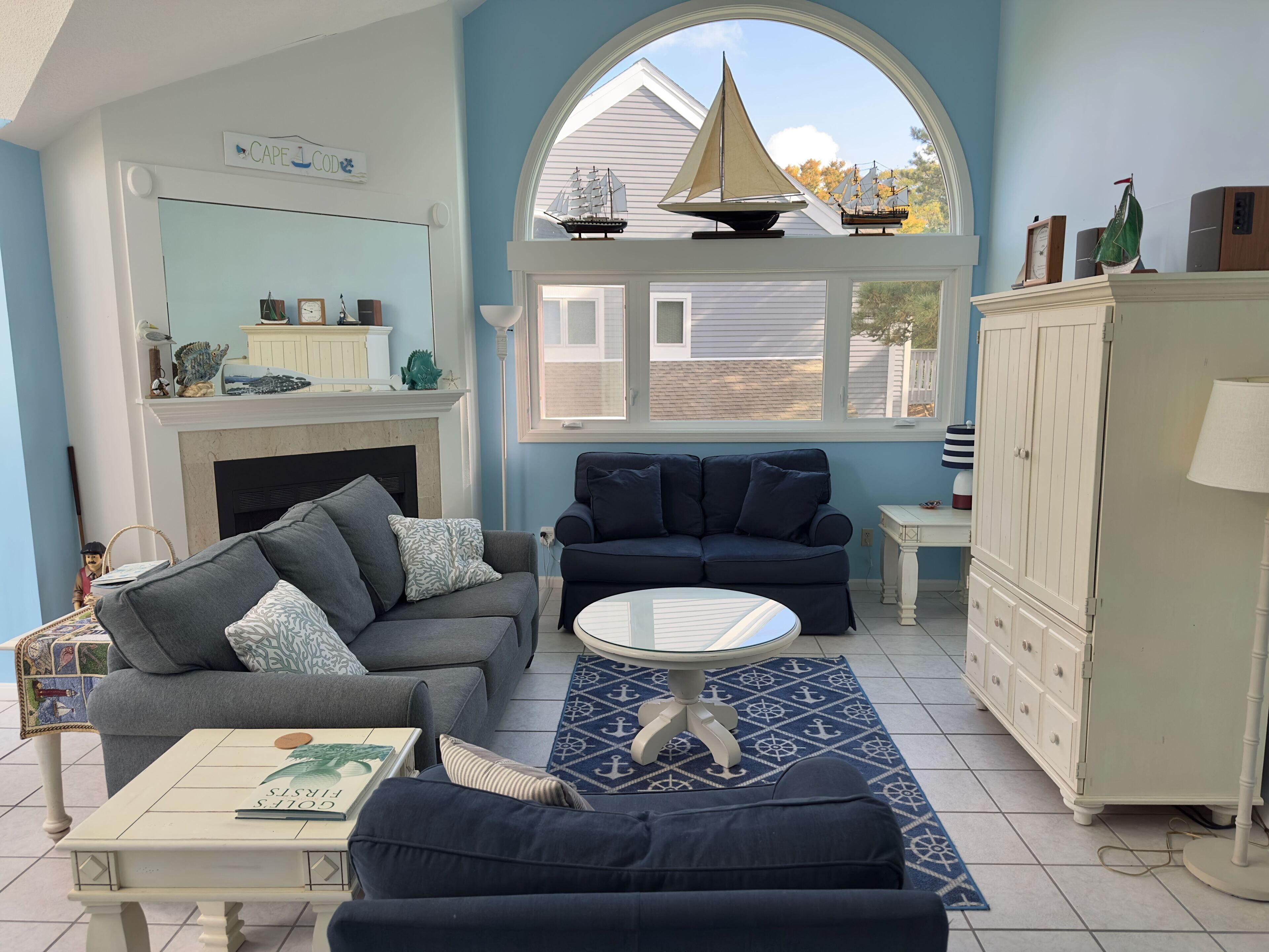 智能電視、電子遊戲、DVD 播放機、書籍