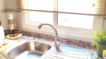 Fridge, microwave, oven, coffee/tea maker