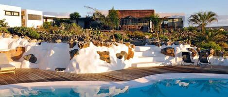 Outdoor pool, a heated pool