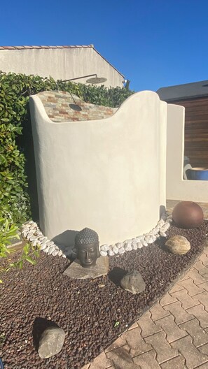 Enceinte de lâhĂ©bergement