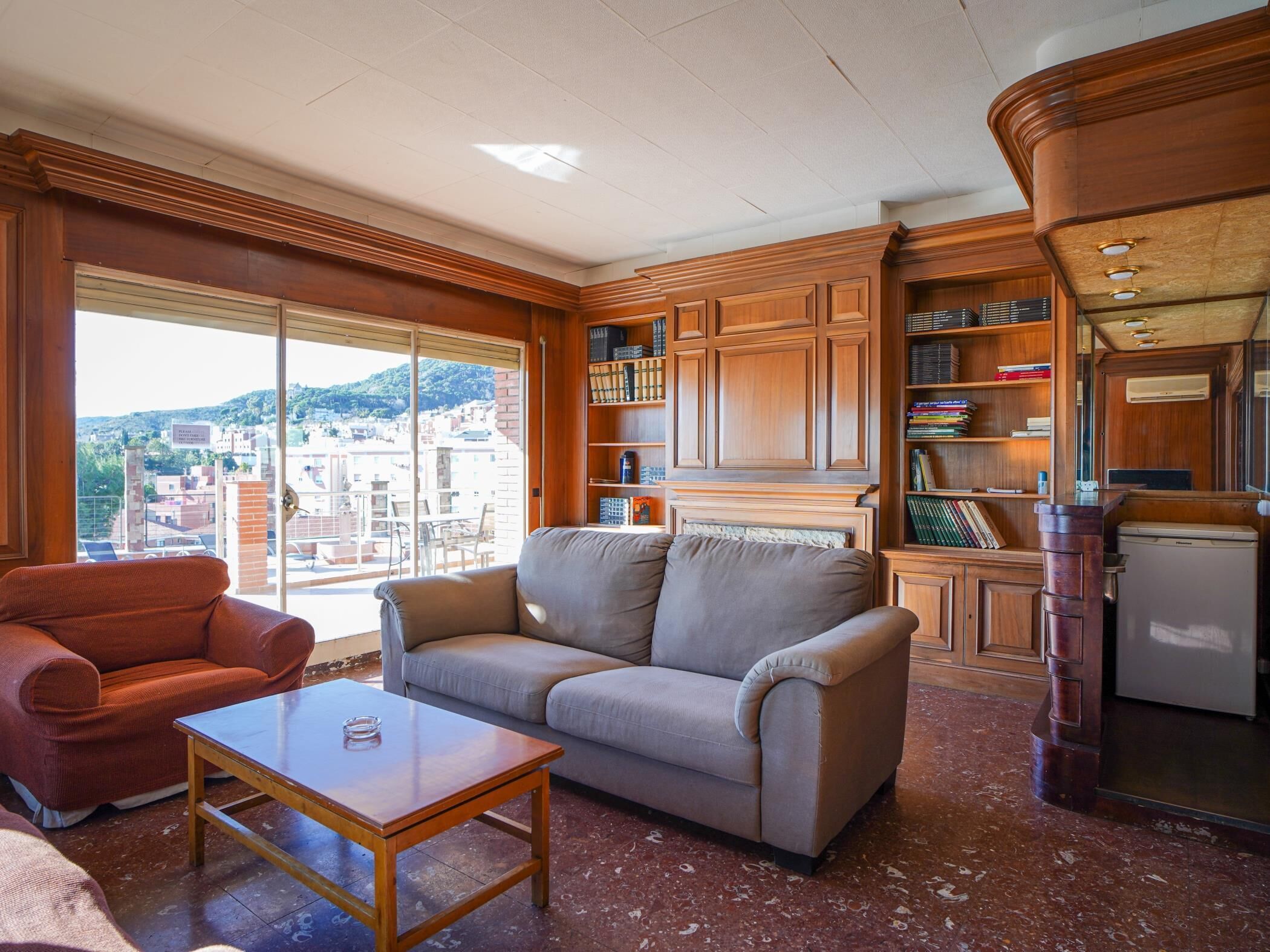 Fernseher, Tischtennisplatte