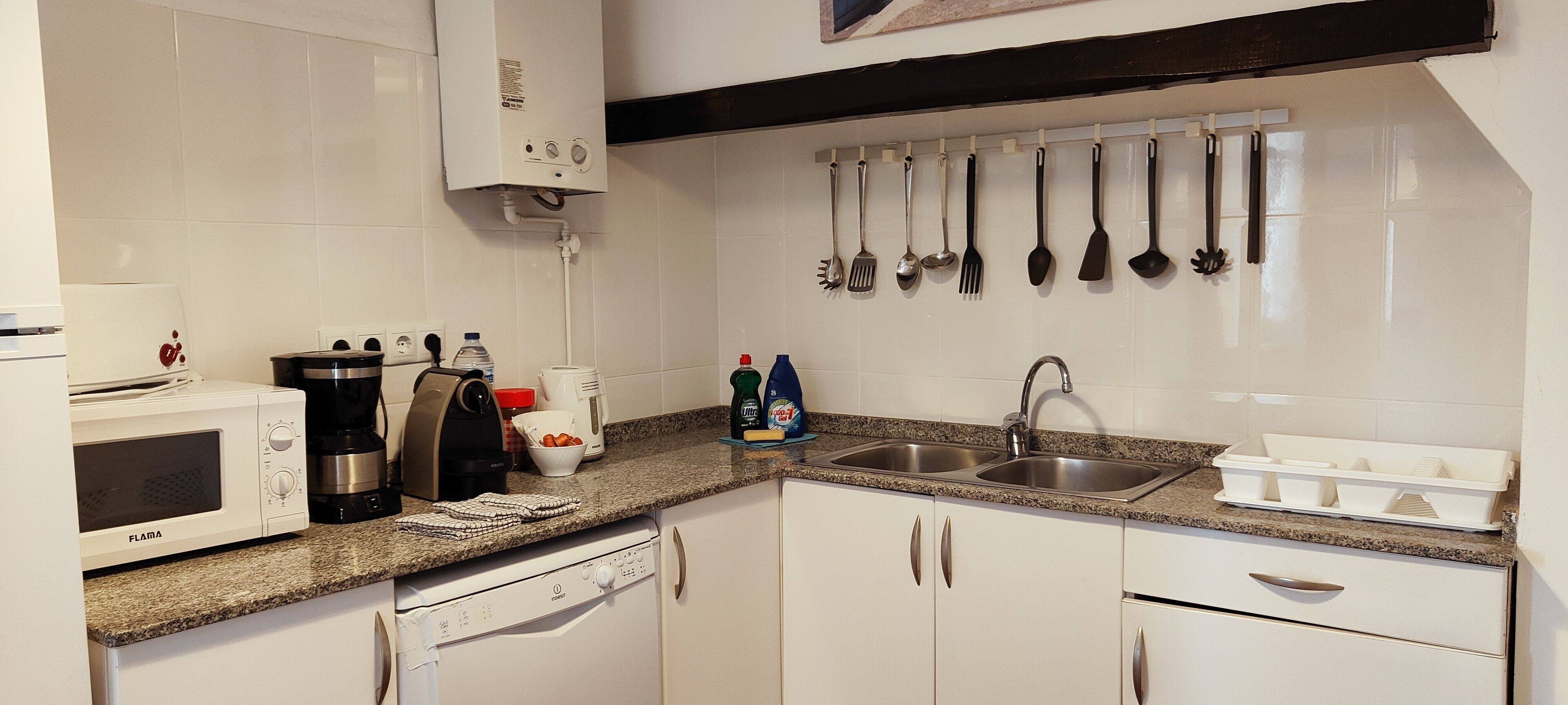 House with garden at 30 meter from the sand beach of La Fosca. 