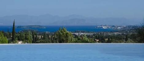 Outdoor pool, an infinity pool