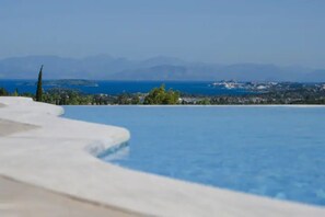 Außenpool, Infinity-Pool