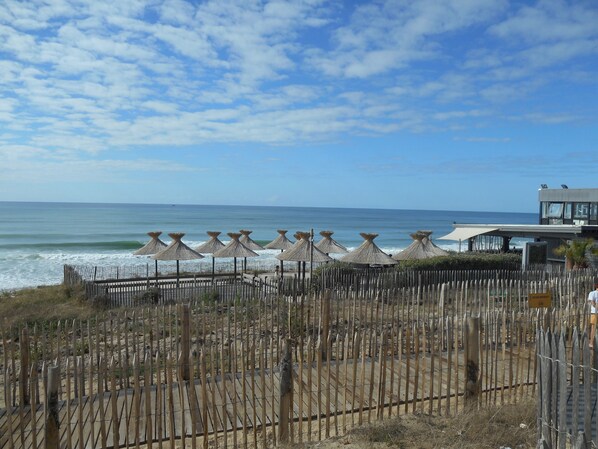 Beach nearby - apartment residence navy blue waterfront (Lacanau)