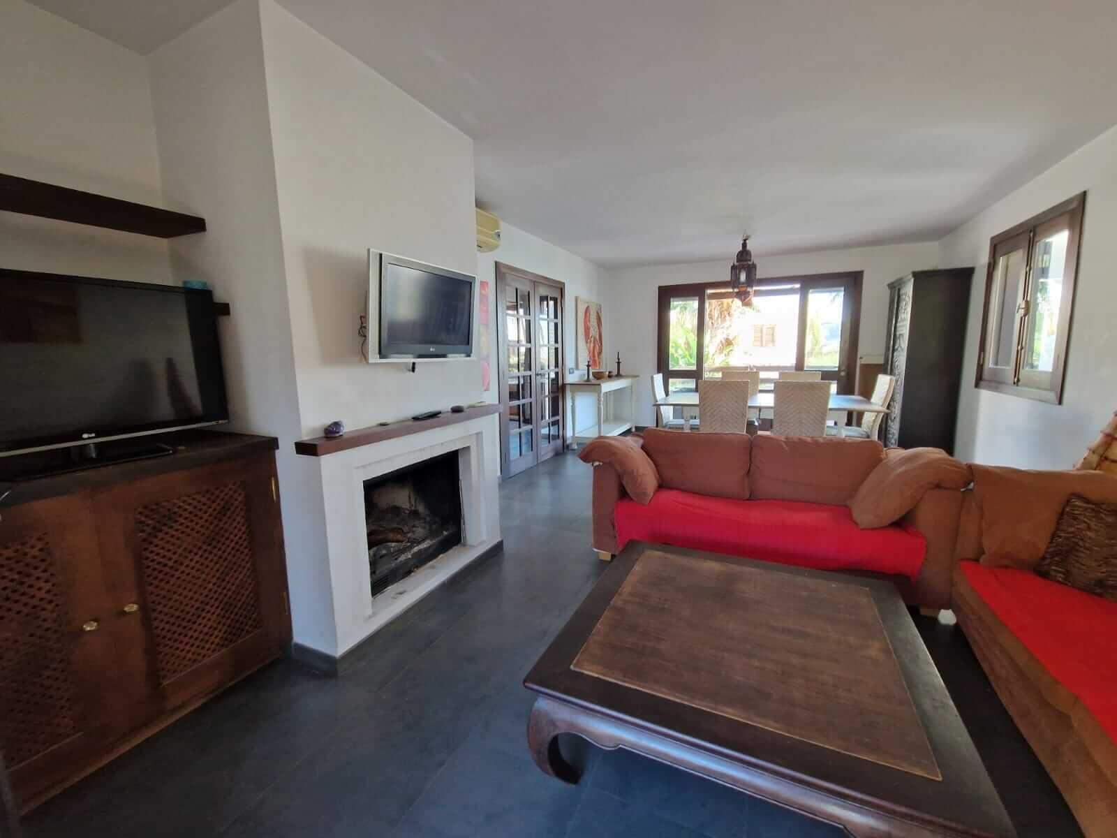 Casa familiar muy espaciosa y acogedora que puede acomodar hasta 12 personas