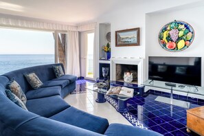 Flachbildfernseher, Kamin, Computerbildschirme, Drucker