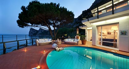 Wonderful luxury villa by the sea in the heart of the Sorrento coast