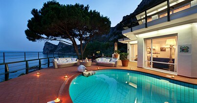 Wonderful luxury villa by the sea in the heart of the Sorrento coast